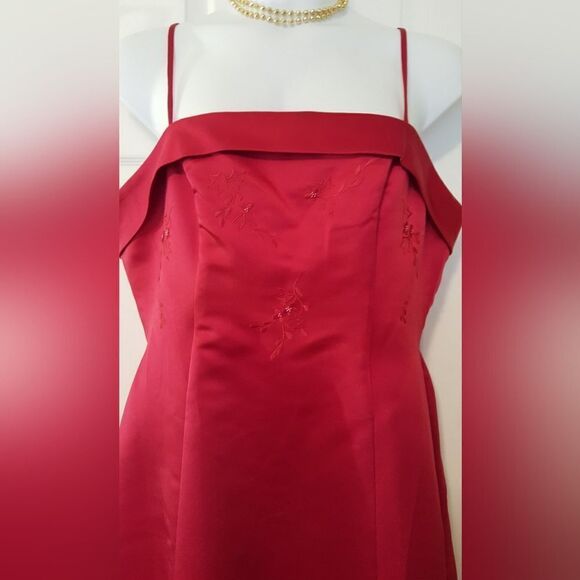 Ginnis Red Satin embroidered bodice bridesmaid gown - Picture 4 of 11